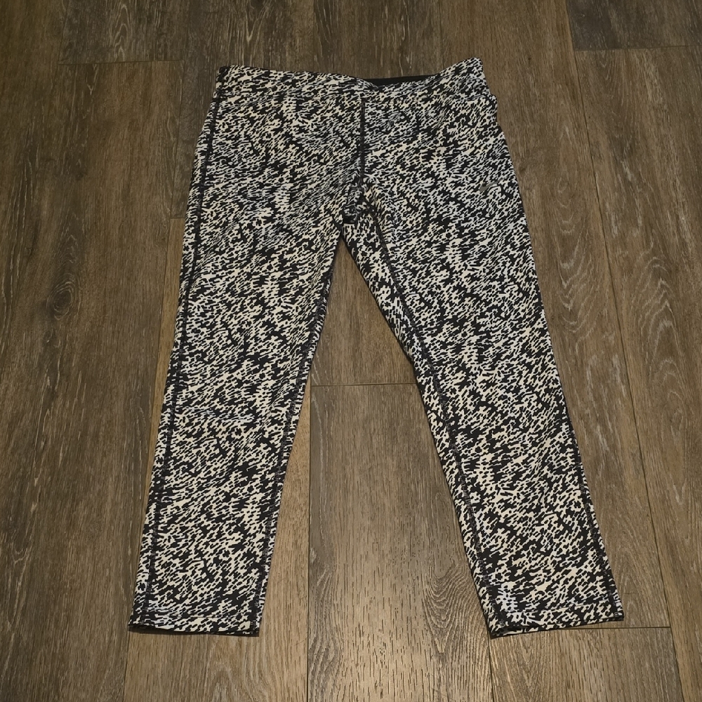 Nike Dri-Fit Women's Medium Legging Pants